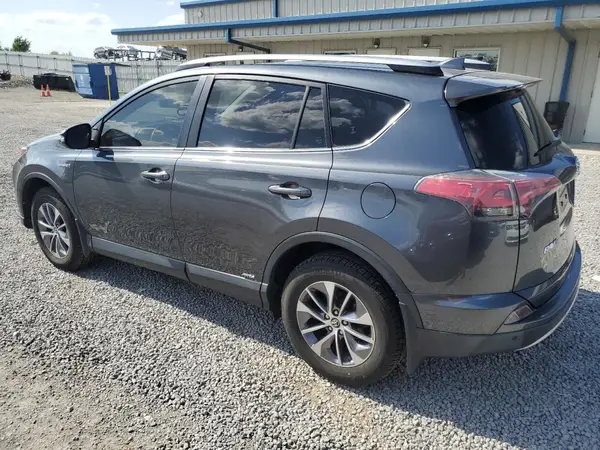 JTMRJREV8HD130044 2017 TOYOTA RAV 4 - Image 2