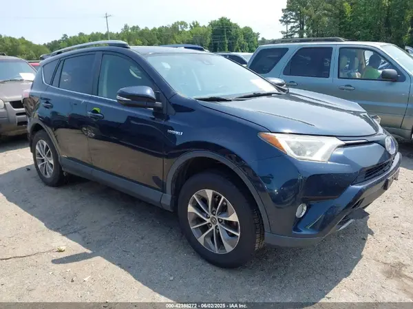 JTMRJREV8HD133414 2017 TOYOTA RAV 4 - Image 1