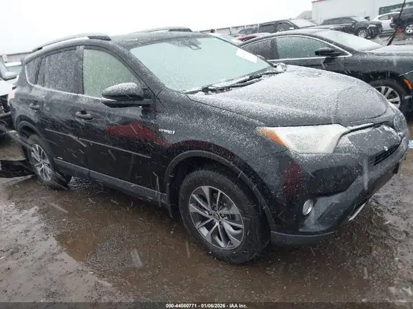JTMRJREV8JD162854 2018 TOYOTA RAV 4 - Image 1