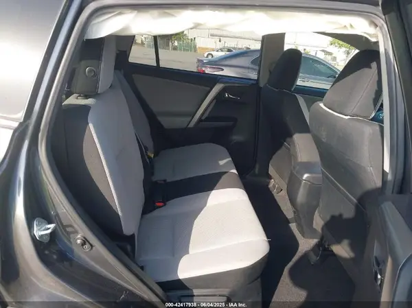 JTMRJREV8JD167312 2018 TOYOTA RAV 4 - Image 8