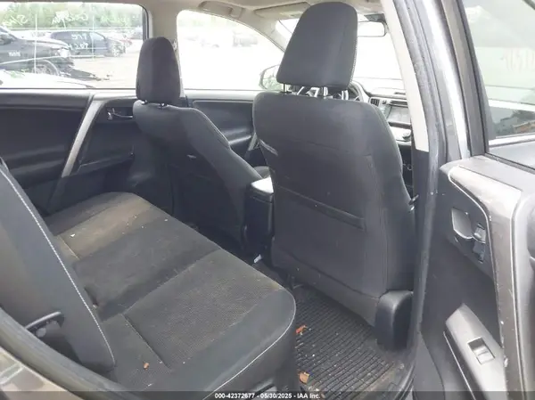 JTMRJREV8JD188385 2018 TOYOTA RAV 4 - Image 8
