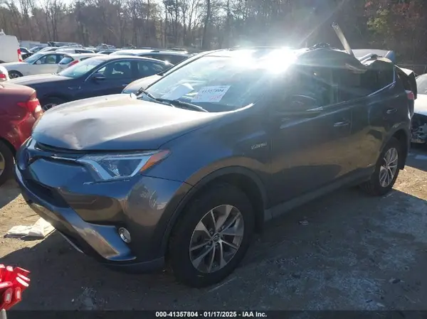 JTMRJREV8JD202348 2018 TOYOTA RAV 4 - Image 2