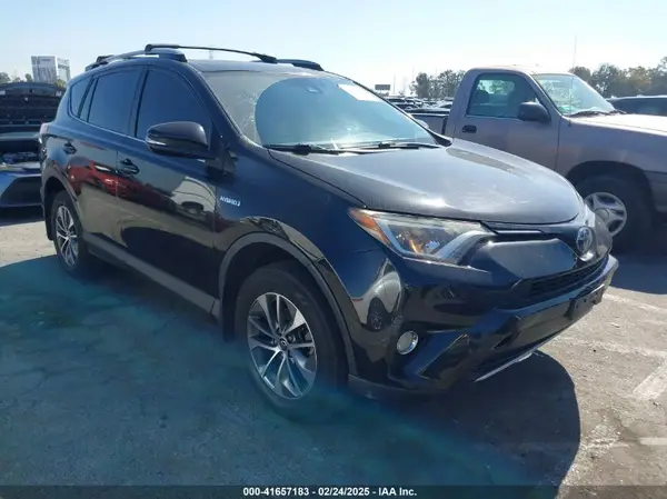 JTMRJREV8JD237861 2018 TOYOTA RAV 4 - Image 1