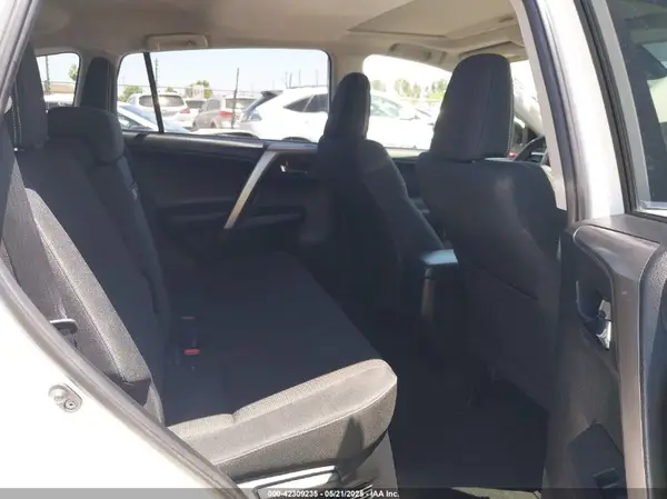 JTMRJREV8JD241375 2018 TOYOTA RAV 4 - Image 8