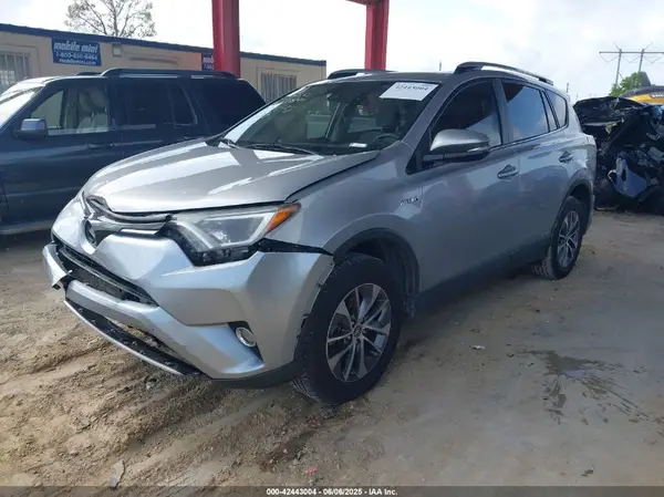 JTMRJREV9HD117030 2017 TOYOTA RAV 4 - Image 2