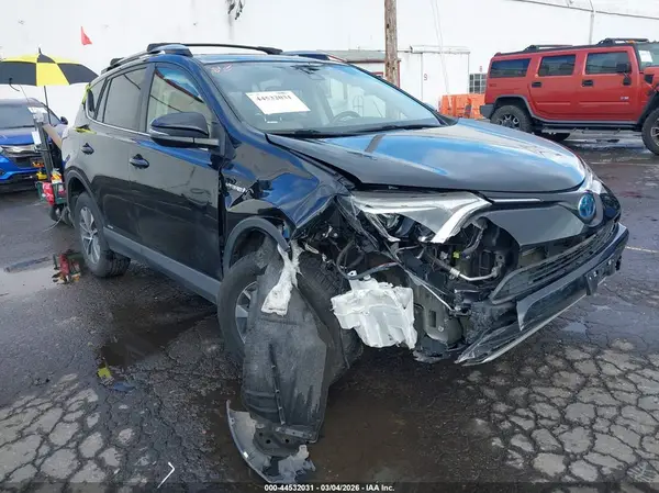 JTMRJREV9HD118095 2017 TOYOTA RAV 4 - Image 1