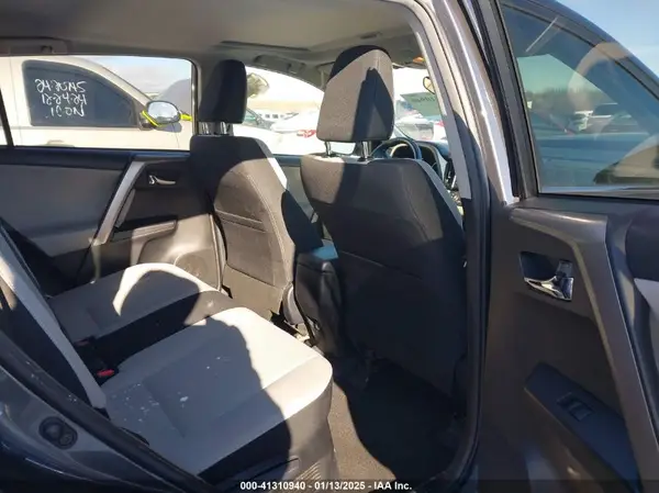 JTMRJREV9HD132708 2017 TOYOTA RAV 4 - Image 8
