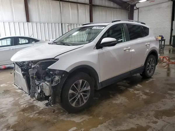 JTMRJREV9HD145619 2017 TOYOTA RAV 4 - Image 1