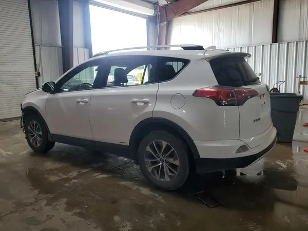 JTMRJREV9HD145619 2017 TOYOTA RAV 4 - Image 2
