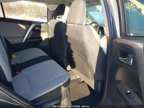 JTMRJREV9JD162216 2018 TOYOTA RAV 4 - Image 8