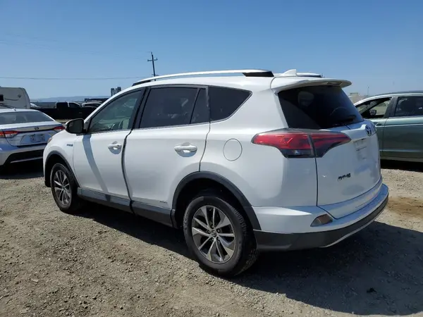 JTMRJREV9JD178335 2018 TOYOTA RAV 4 - Image 2