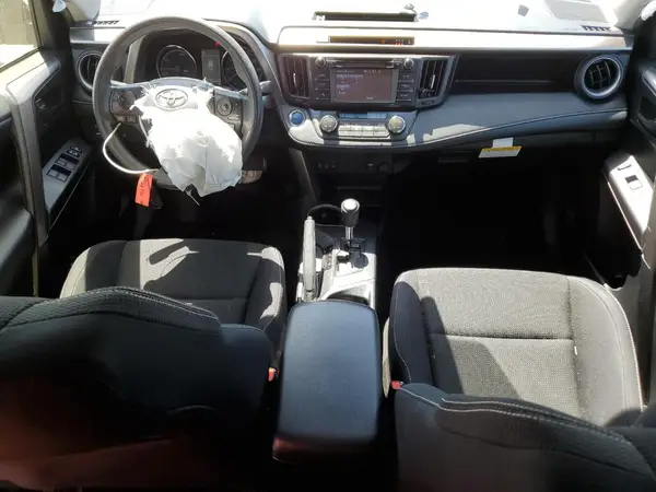 JTMRJREV9JD178335 2018 TOYOTA RAV 4 - Image 8