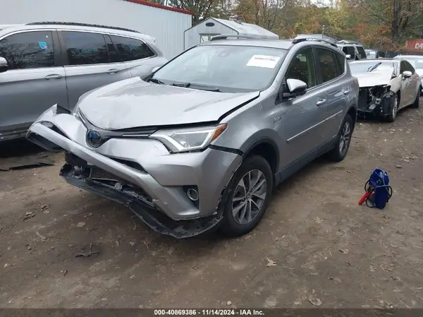 JTMRJREV9JD181798 2018 TOYOTA RAV 4 - Image 2