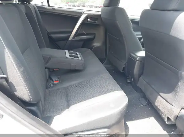 JTMRJREV9JD196138 2018 TOYOTA RAV 4 - Image 8