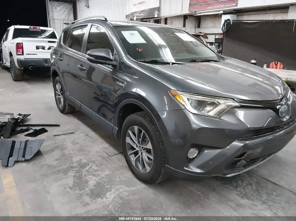 JTMRJREV9JD237030 2018 TOYOTA RAV 4 - Image 1