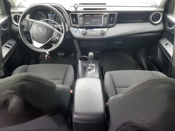 JTMRJREVXHD068324 2017 TOYOTA RAV 4 - Image 8