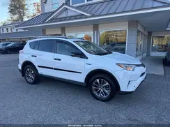 JTMRJREVXHD071076 2017 TOYOTA RAV 4