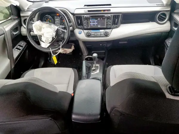 JTMRJREVXHD072017 2017 TOYOTA RAV 4 - Image 8