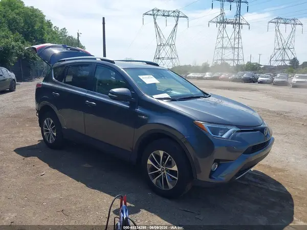 JTMRJREVXHD074477 2017 TOYOTA RAV 4 - Image 1