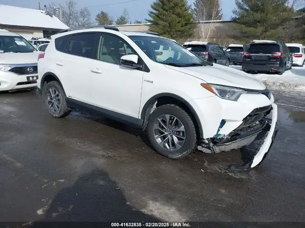 JTMRJREVXHD091876 2017 TOYOTA RAV 4 - Image 1