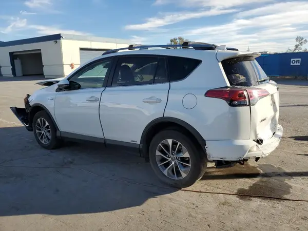 JTMRJREVXHD104397 2017 TOYOTA RAV 4 - Image 2