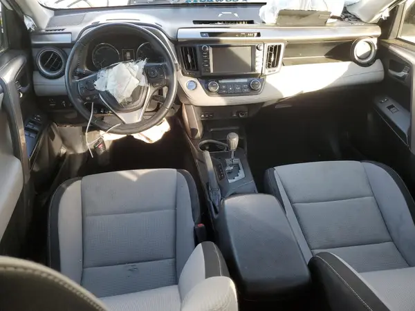JTMRJREVXHD104397 2017 TOYOTA RAV 4 - Image 8