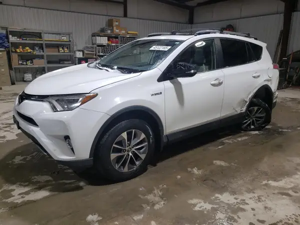 JTMRJREVXHD111303 2017 TOYOTA RAV 4 - Image 1