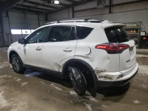 JTMRJREVXHD111303 2017 TOYOTA RAV 4 - Image 2