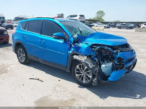 JTMRJREVXHD112743 2017 TOYOTA RAV 4 - Image 1