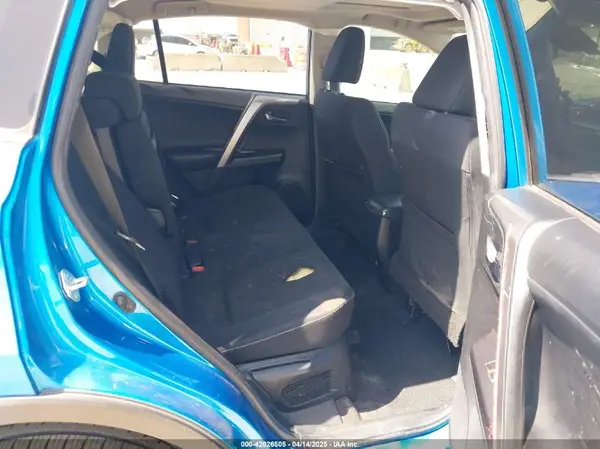 JTMRJREVXHD112743 2017 TOYOTA RAV 4 - Image 8