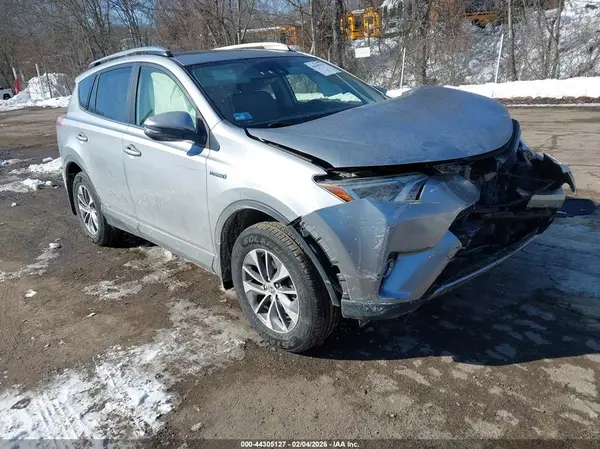 JTMRJREVXHD114444 2017 TOYOTA RAV 4 - Image 1