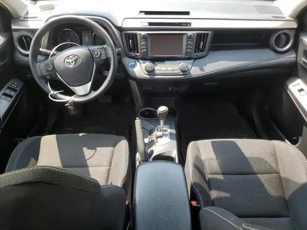 JTMRJREVXHD130109 2017 TOYOTA RAV 4 - Image 8