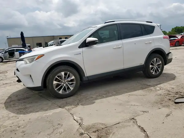 JTMRJREVXHD130322 2017 TOYOTA RAV 4 - Image 1