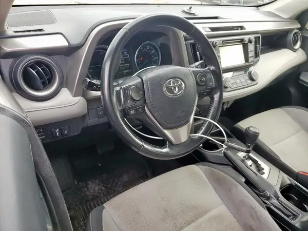 JTMRJREVXHD130322 2017 TOYOTA RAV 4 - Image 8
