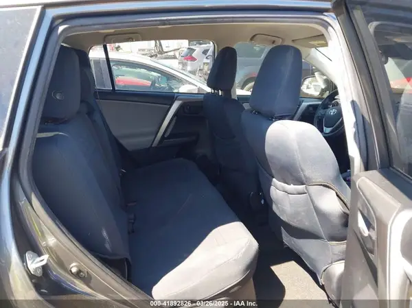 JTMRJREVXJD170695 2018 TOYOTA RAV 4 - Image 8