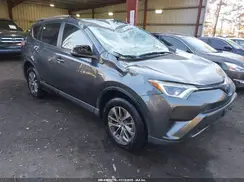 JTMRJREVXJD201895 2018 TOYOTA RAV 4
