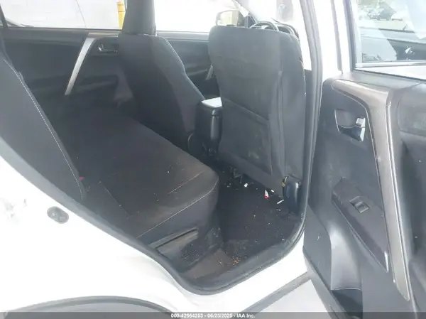 JTMRJREVXJD215845 2018 TOYOTA RAV 4 - Image 8