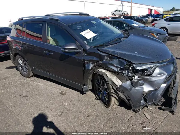 JTMRJREVXJD246237 2018 TOYOTA RAV 4 - Image 1