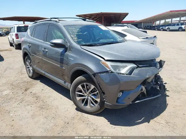 JTMRJREVXJD250496 2018 TOYOTA RAV 4 - Image 1