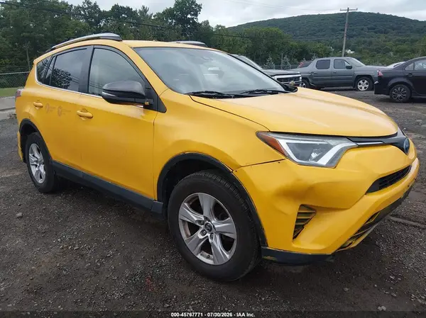 JTMRJREVXJD258775 2018 TOYOTA RAV 4 - Image 1