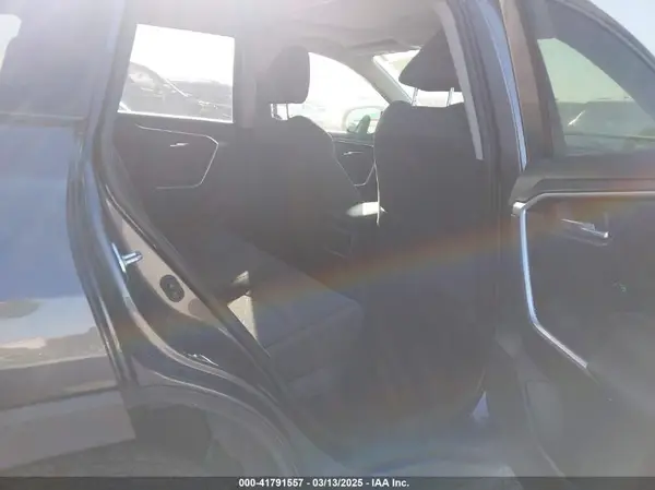 JTMRWRFV4KD013388 2019 TOYOTA RAV 4 - Image 8