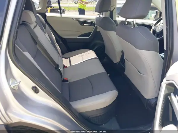 JTMRWRFV4KD023659 2019 TOYOTA RAV 4 - Image 8