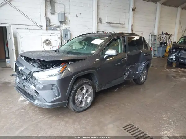 JTMRWRFV8SJ063275 2025 TOYOTA RAV 4 - Image 2