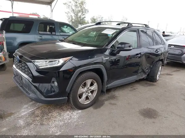 JTMRWRFVXKD006946 2019 TOYOTA RAV 4 - Image 2