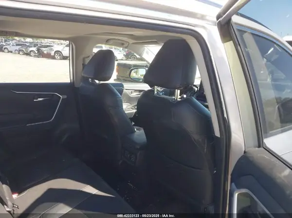 JTMW1RFV0KD008769 2019 TOYOTA RAV 4 - Image 8