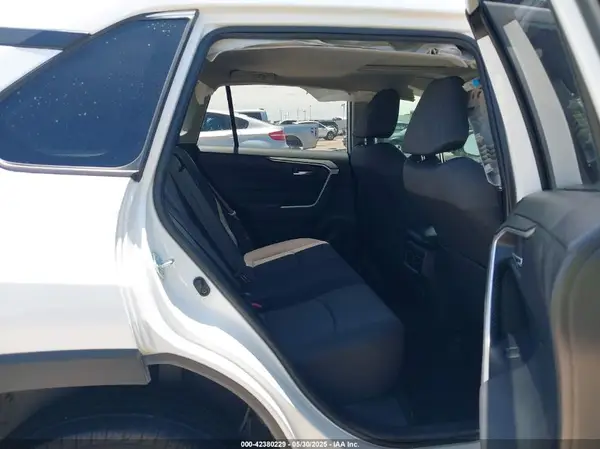 JTMW1RFV3KD032368 2019 TOYOTA RAV 4 - Image 8