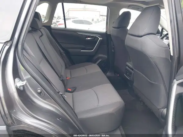JTMW1RFV9KD010892 2019 TOYOTA RAV 4 - Image 8