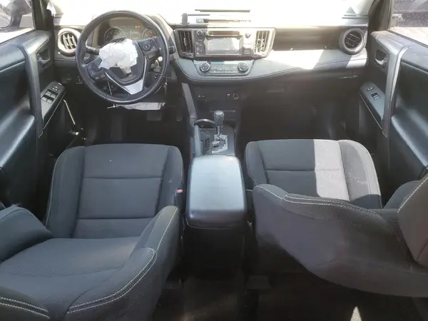 JTMWFREV0HD107636 2017 TOYOTA RAV 4 - Image 8