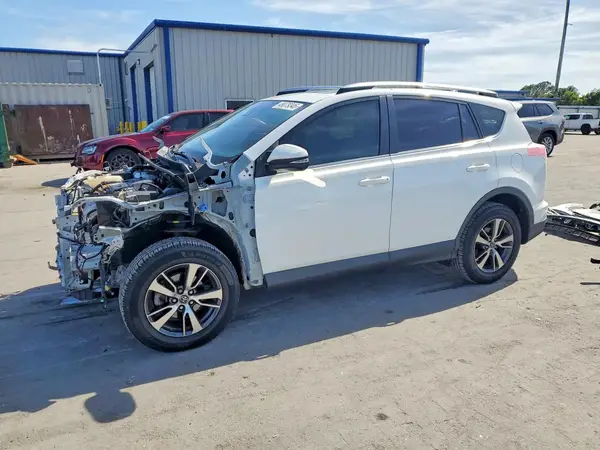 JTMWFREV0HJ137303 2017 TOYOTA RAV 4 - Image 1