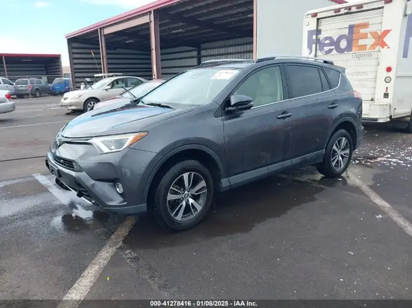 JTMWFREV0HJ703329 2017 TOYOTA RAV 4 - Image 2